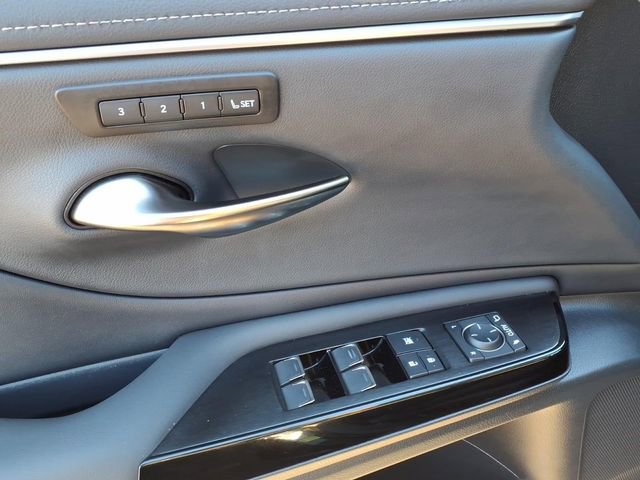 Used 2024 Lexus ES 350 w/ Premium Package image 7