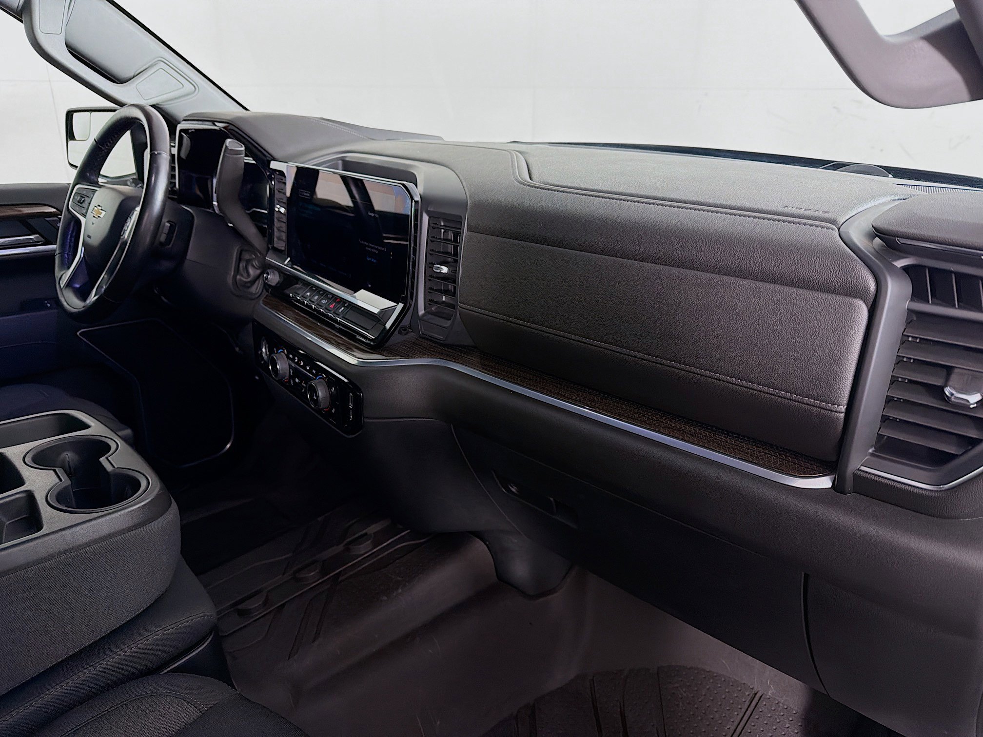 Used 2022 Chevrolet Silverado 1500 LT image 29