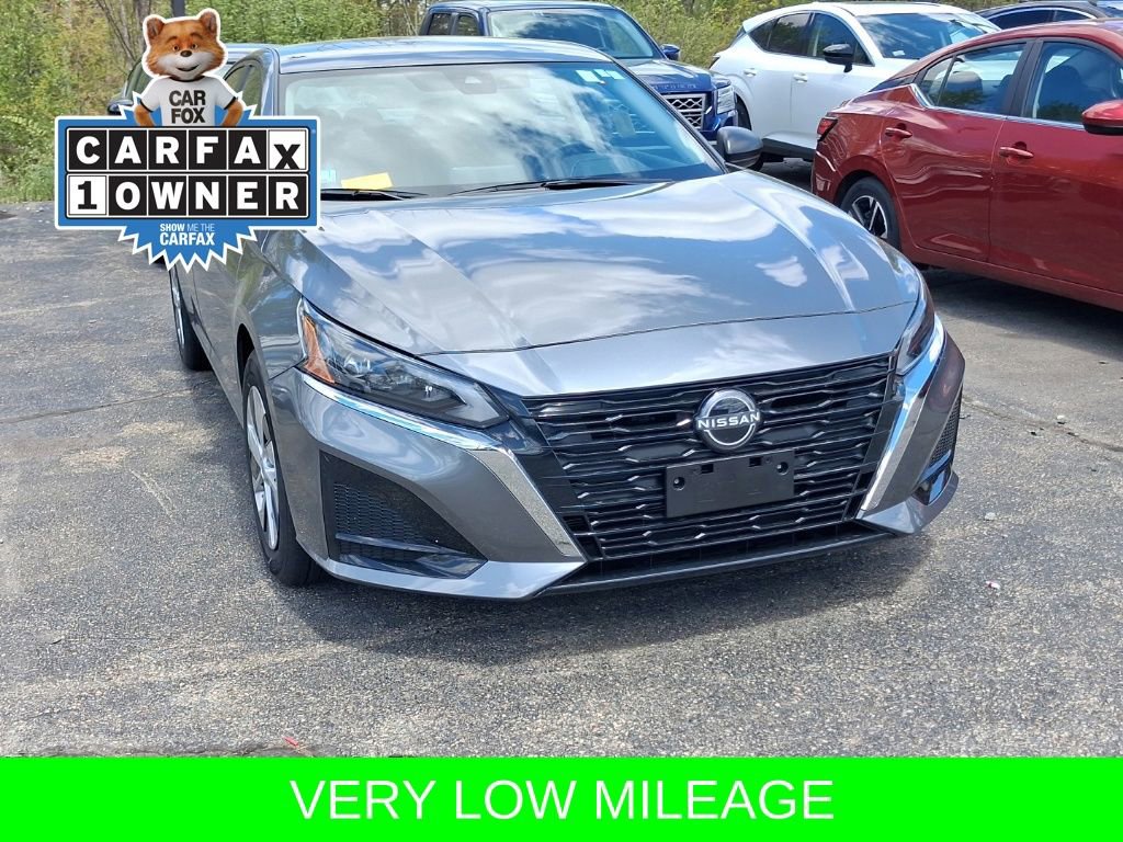 Used 2025 Nissan Altima 2.5 S FWD image 2