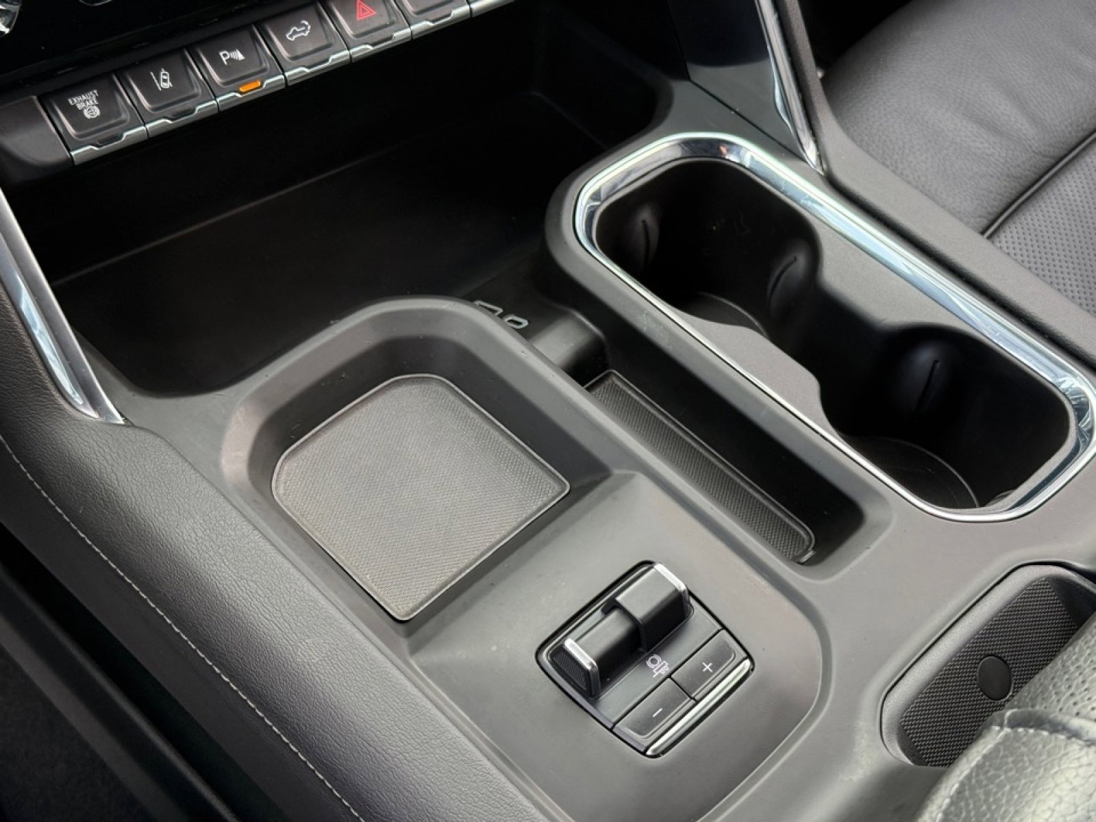 Used 2025 GMC Sierra 2500 Denali w/ Technology Package image 32