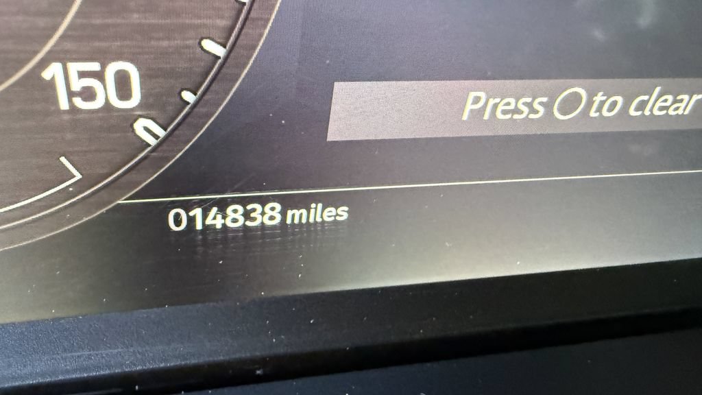 Used 2023 Land Rover Defender 130 X-Dynamic SE AWD/4WD image 5