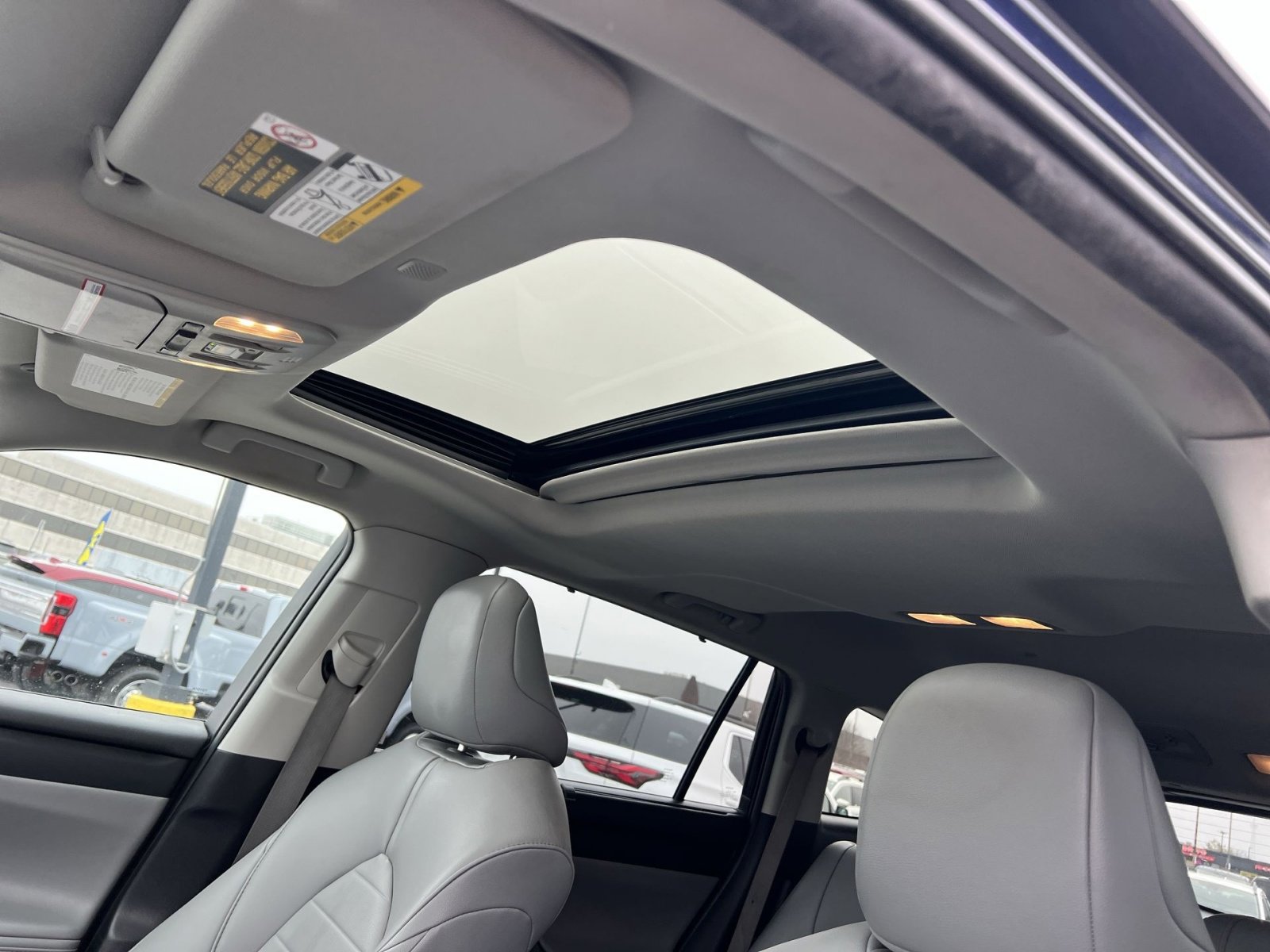 Used 2021 Toyota Highlander XLE image 24