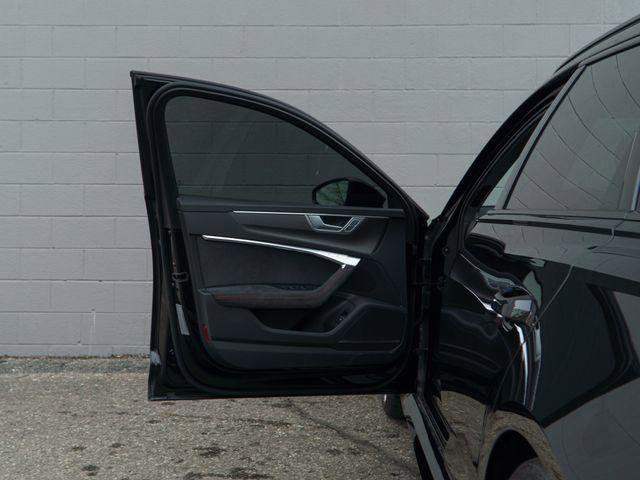 Certified 2025 Audi RS 6 performance AWD/4WD image 15