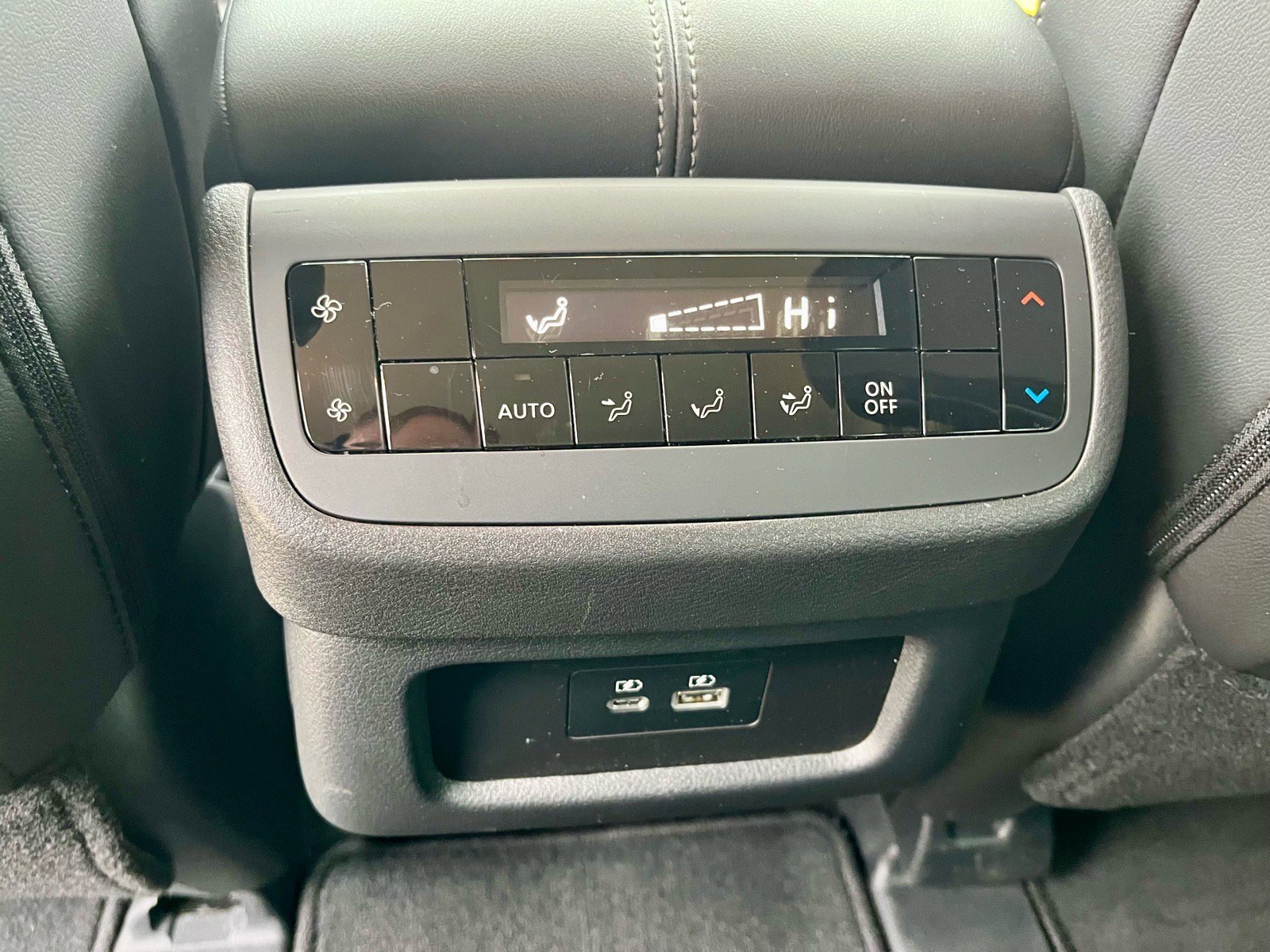 Used 2025 Nissan Pathfinder SL FWD image 22