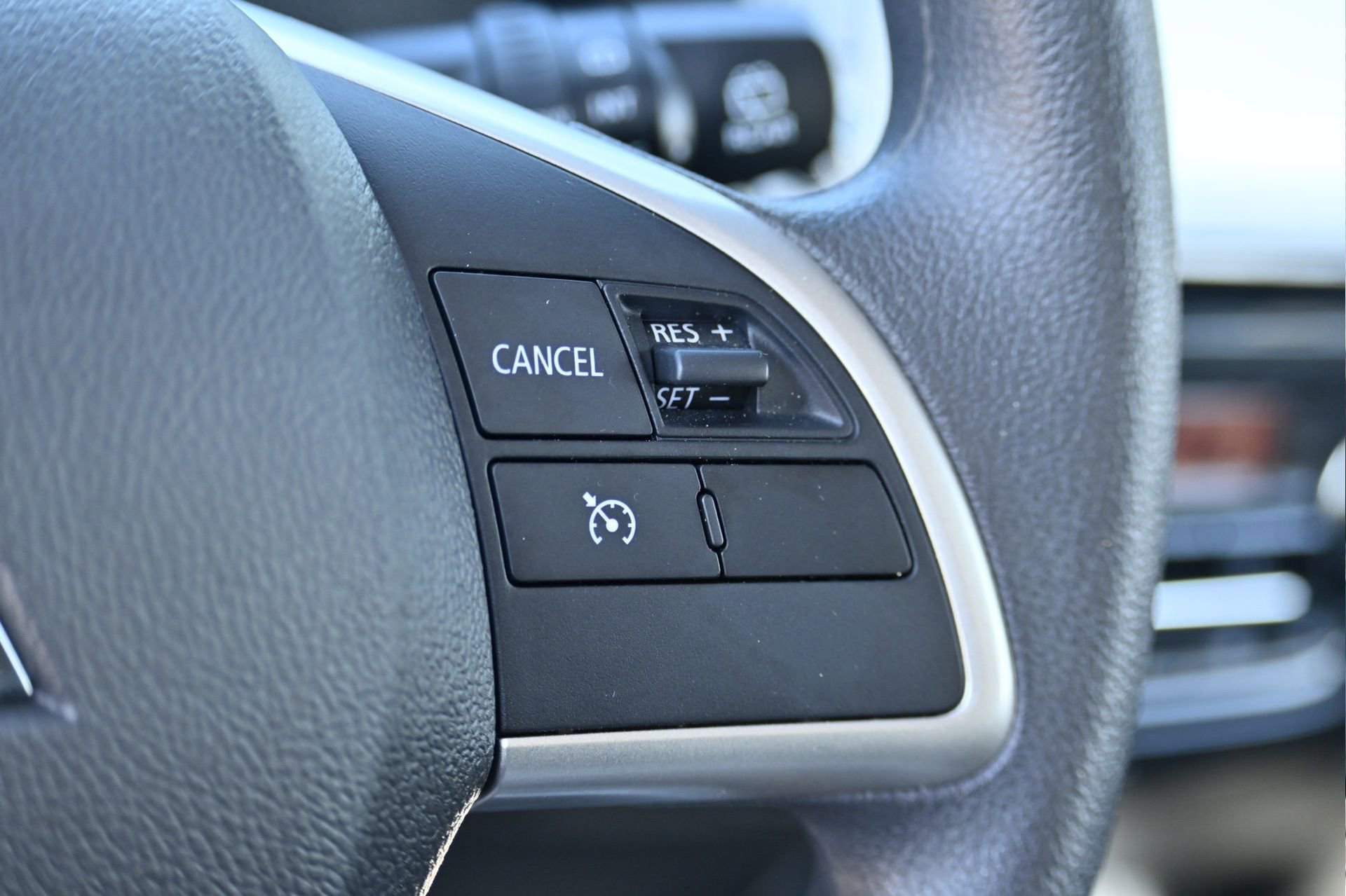 Used 2024 Mitsubishi Mirage ES image 31