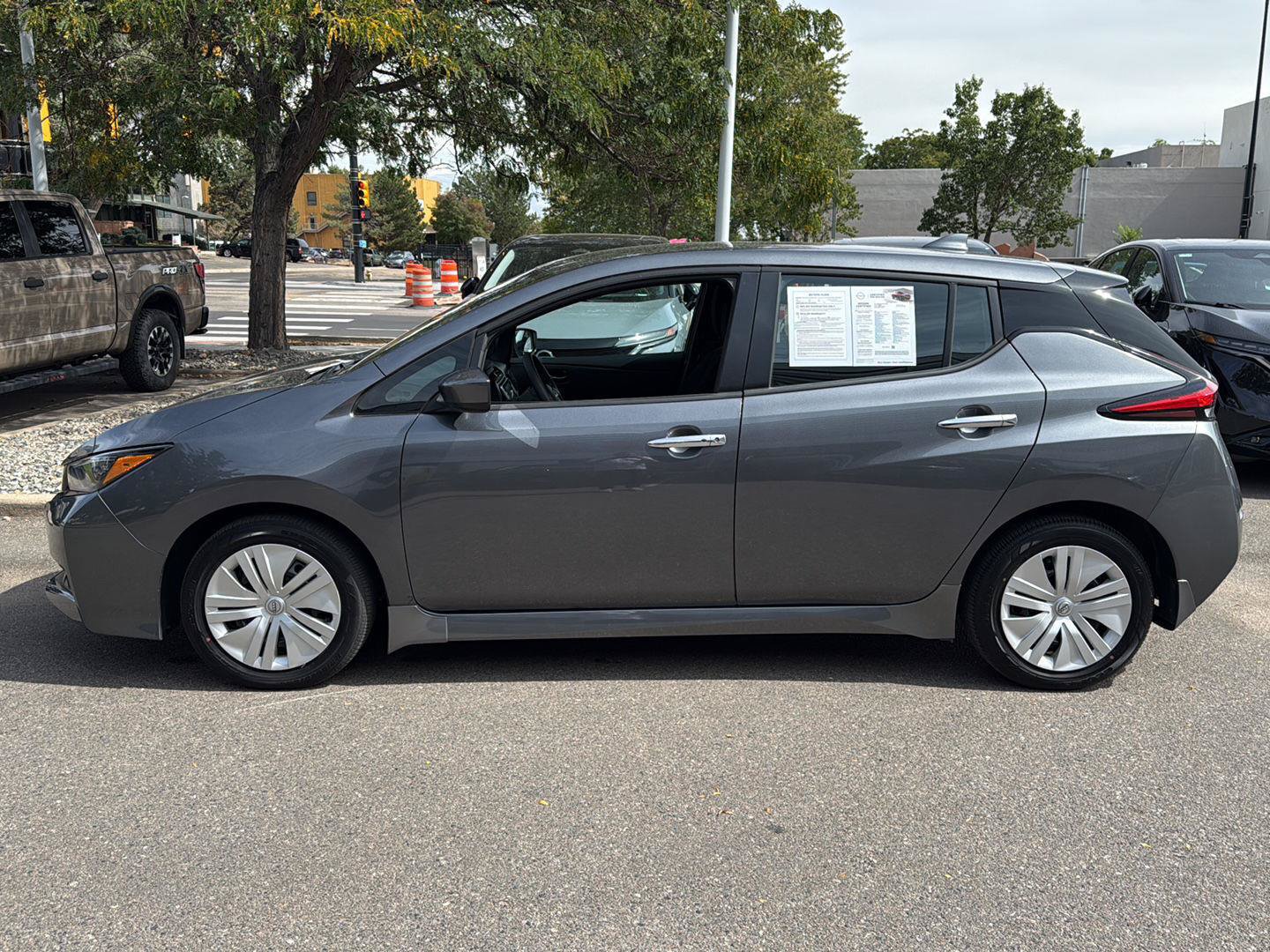Certified 2025 Nissan Leaf S FWD image 4