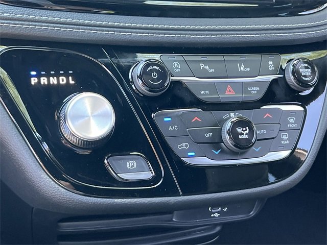 New 2026 Chrysler Pacifica Select image 24