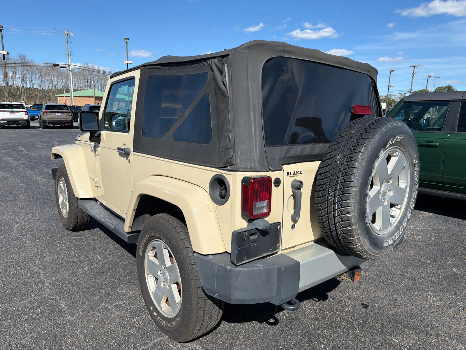 Used 2011 Jeep Wrangler Sahara w/ Connectivity Group image 4