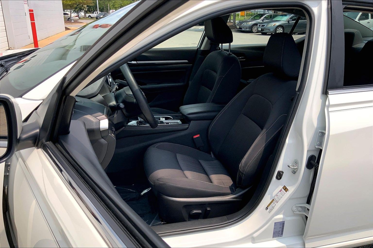 Used 2023 Nissan Altima 2.5 SV AWD/4WD image 29