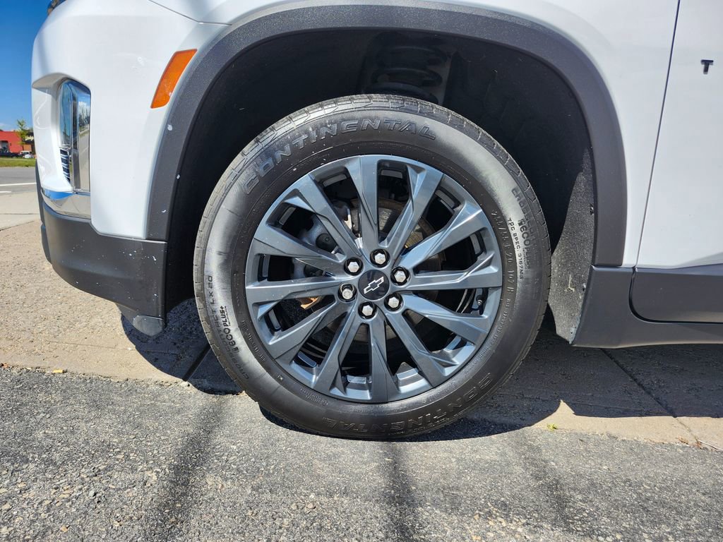 Used 2023 Chevrolet Traverse RS image 18