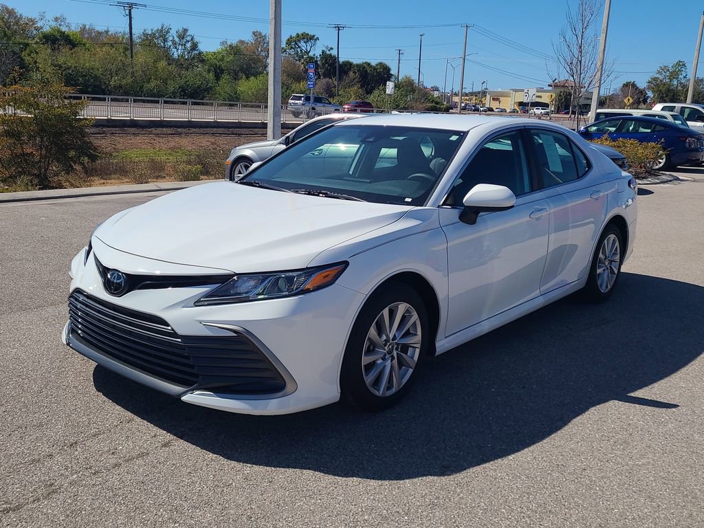 Used 2023 Toyota Camry LE image 10