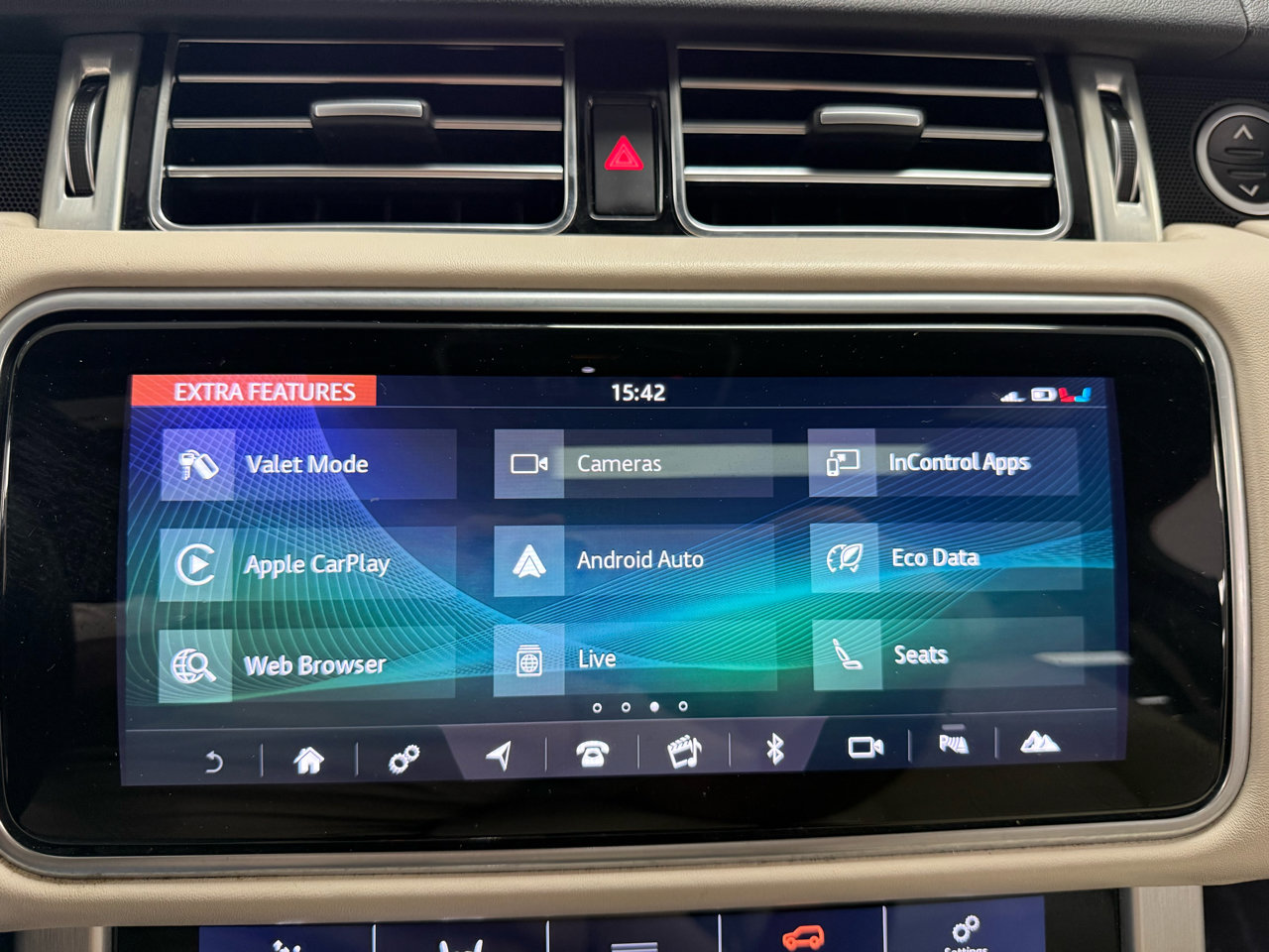 Used 2019 Land Rover Range Rover HSE image 18