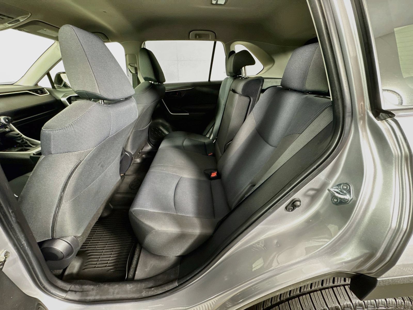 Certified 2021 Toyota RAV4 LE w/ Carpet Mat Package (TMS) AWD/4WD image 21