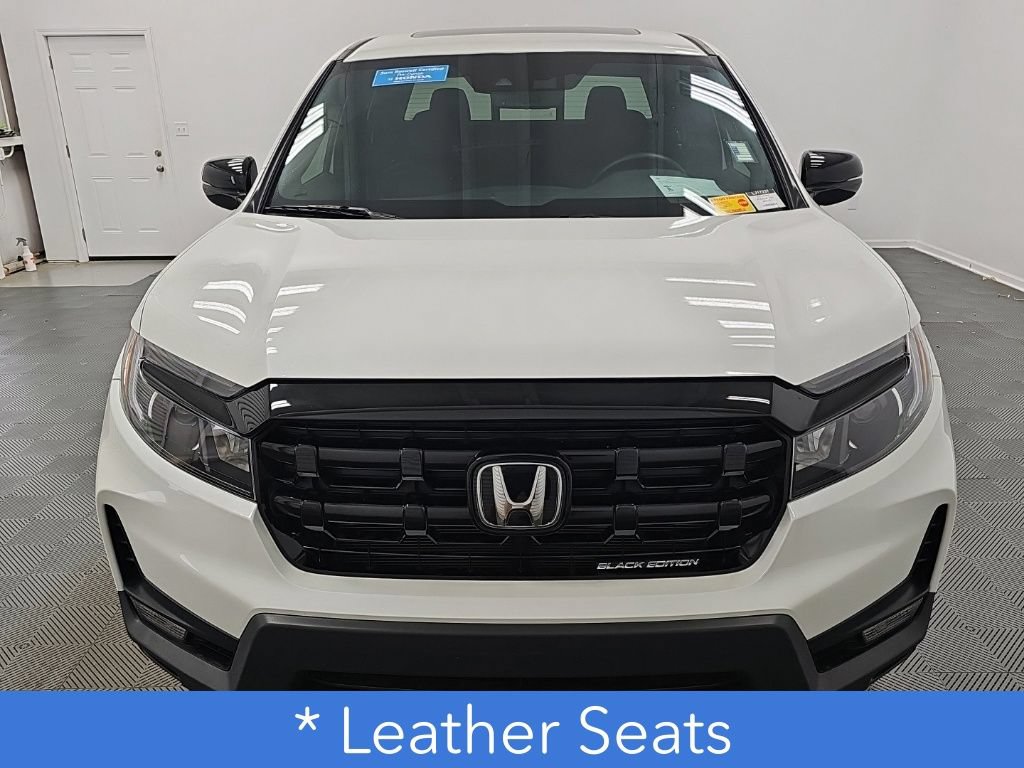 Used 2025 Honda Ridgeline Black Edition image 4