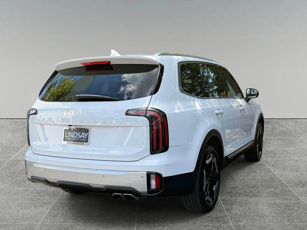 Used 2024 Kia Telluride EX w/ EX Captain's Chair Package image 10