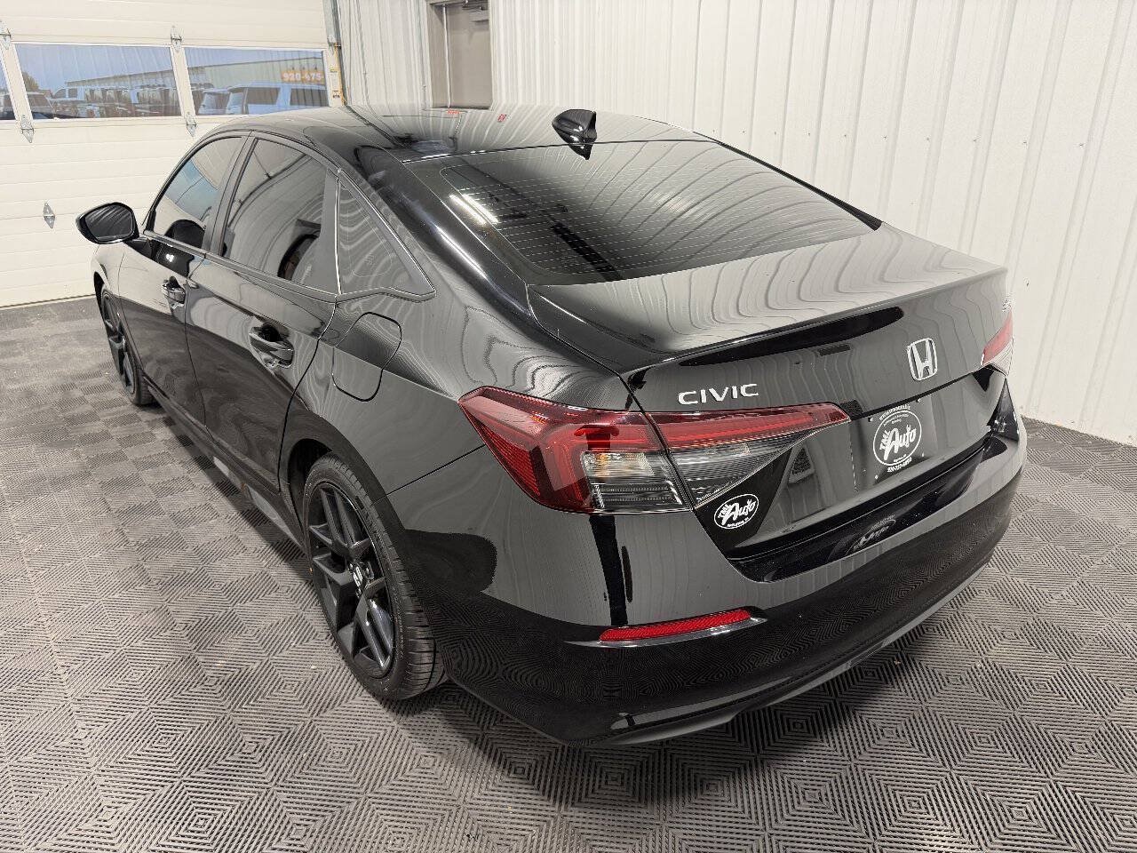 Used 2025 Honda Civic Sport image 4