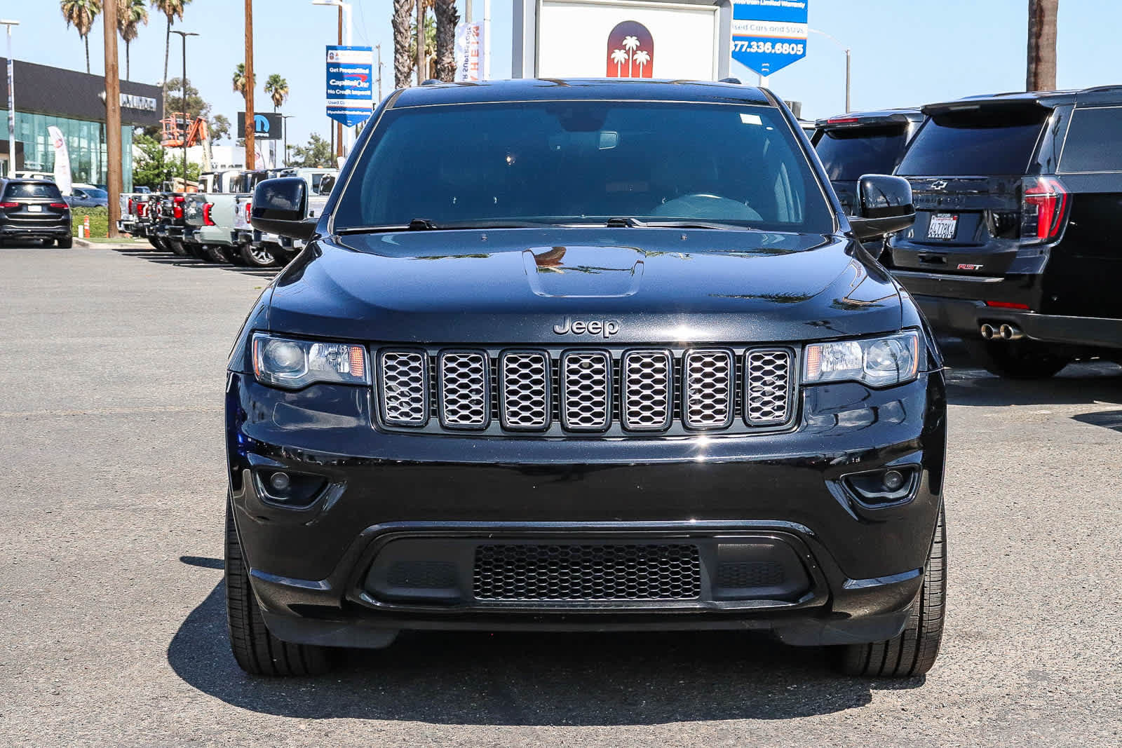 Used 2019 Jeep Grand Cherokee Altitude RWD image 2