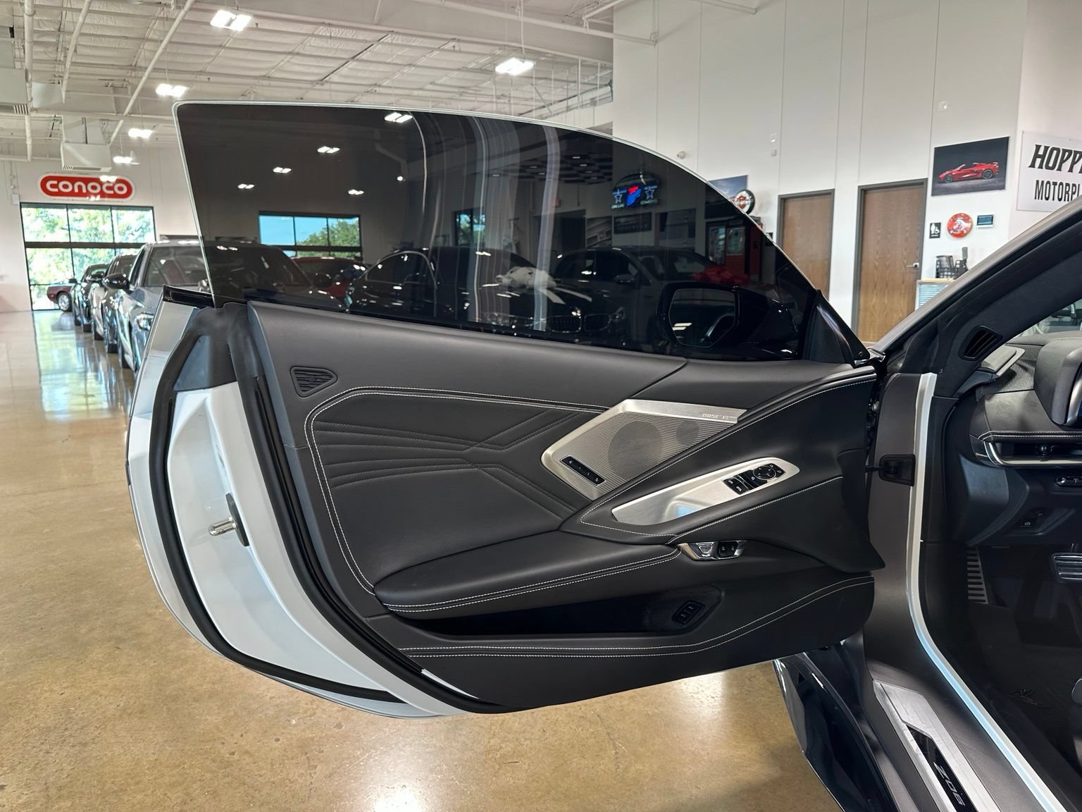 Used 2025 Chevrolet Corvette Z06 RWD image 7