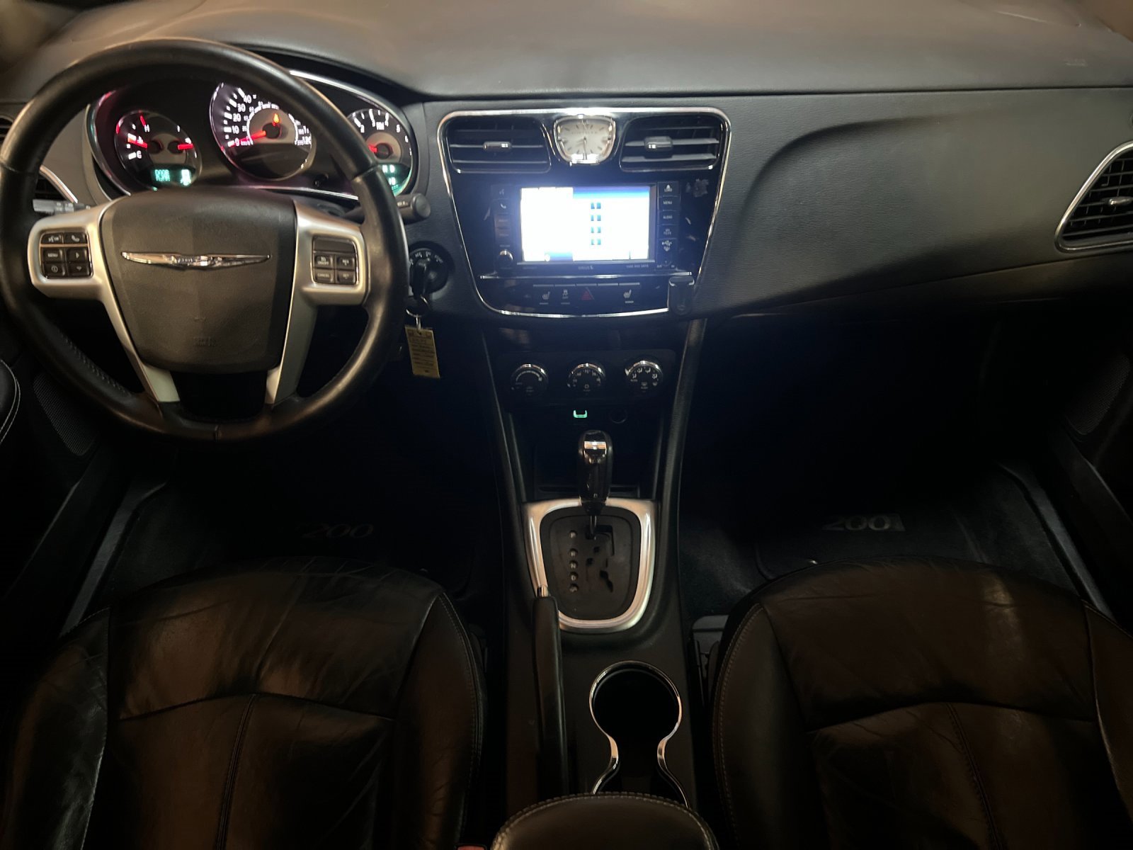 Used 2012 Chrysler 200 Limited image 12