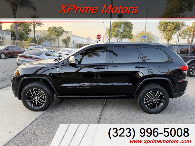 Used 2017 Jeep Grand Cherokee Trailhawk AWD/4WD image 4