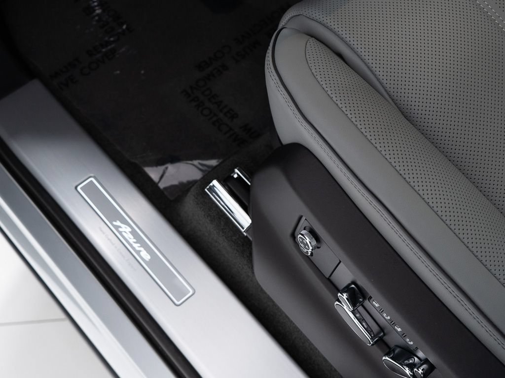 New 2026 Bentley Bentayga Extended Wheelbase AWD/4WD image 12