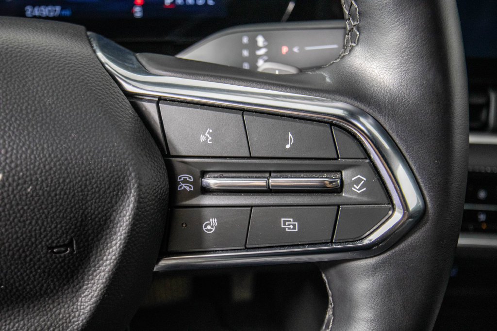 Used 2026 Chevrolet Equinox LT w/ Convenience Package II FWD image 22