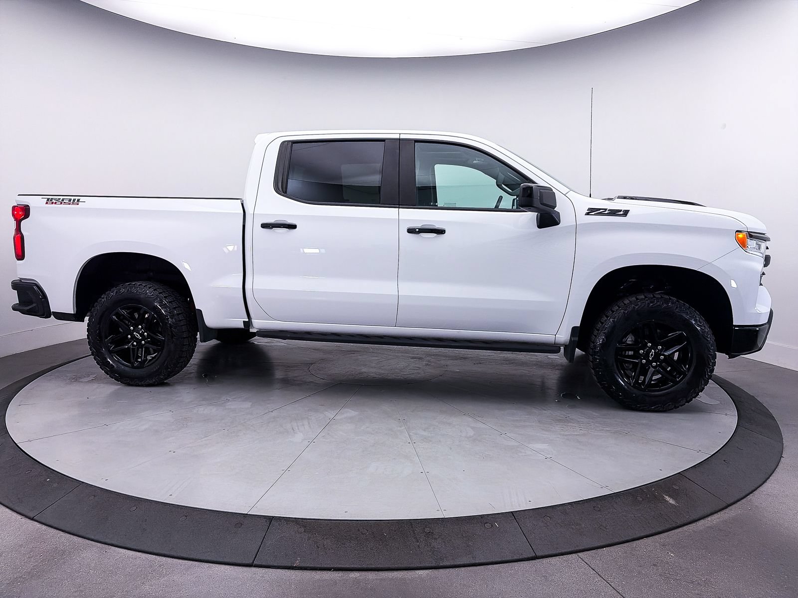 Used 2024 Chevrolet Silverado 1500 LT Trail Boss w/ Convenience Package II AWD/4WD image 43
