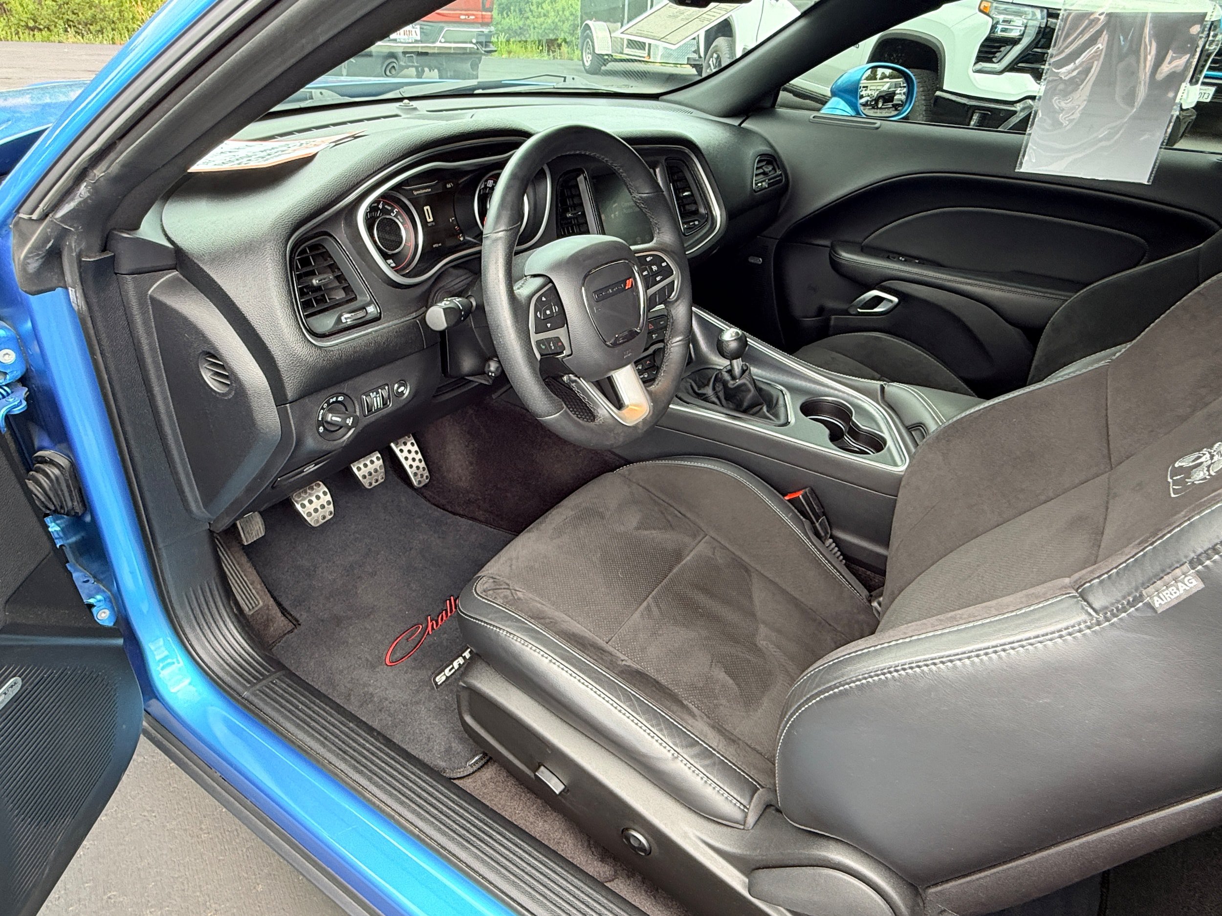 Used 2016 Dodge Challenger R/T Scat Pack w/ Leather Interior Group RWD image 13