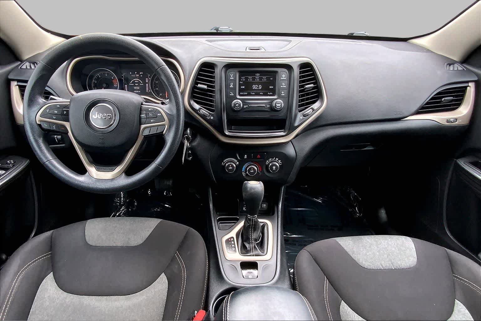 Used 2016 Jeep Cherokee Sport FWD image 15