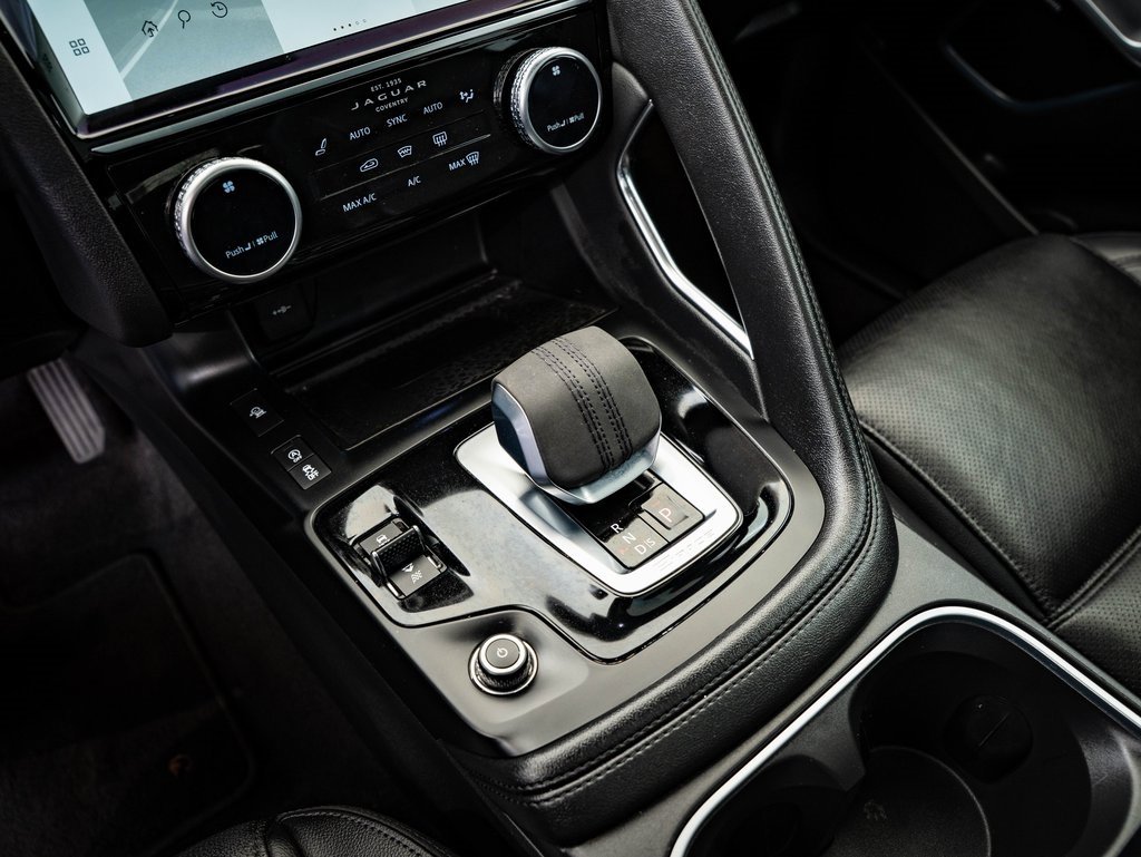 Used 2022 Jaguar E-PACE SE image 30