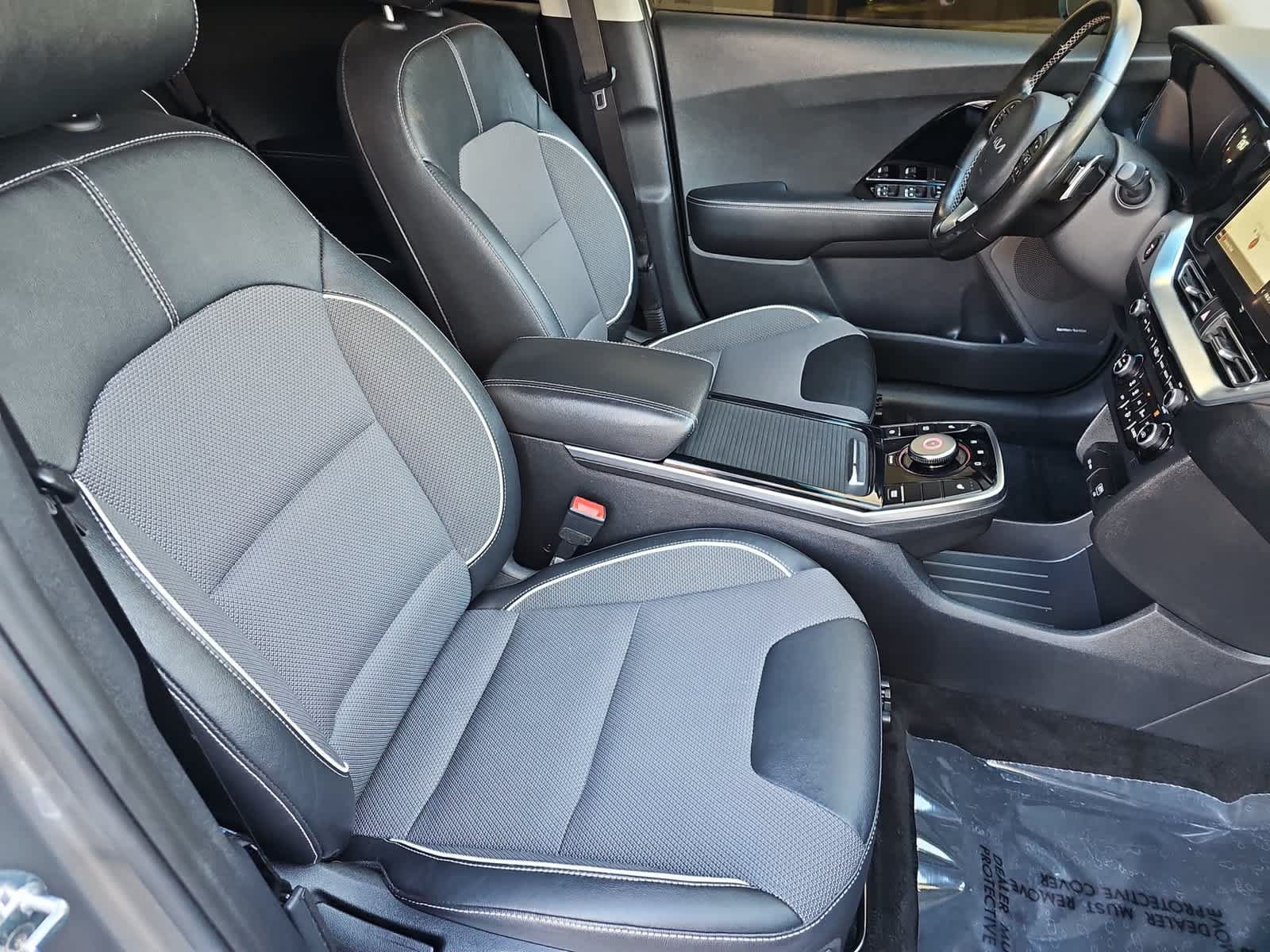 Used 2022 Kia Niro EX FWD image 18