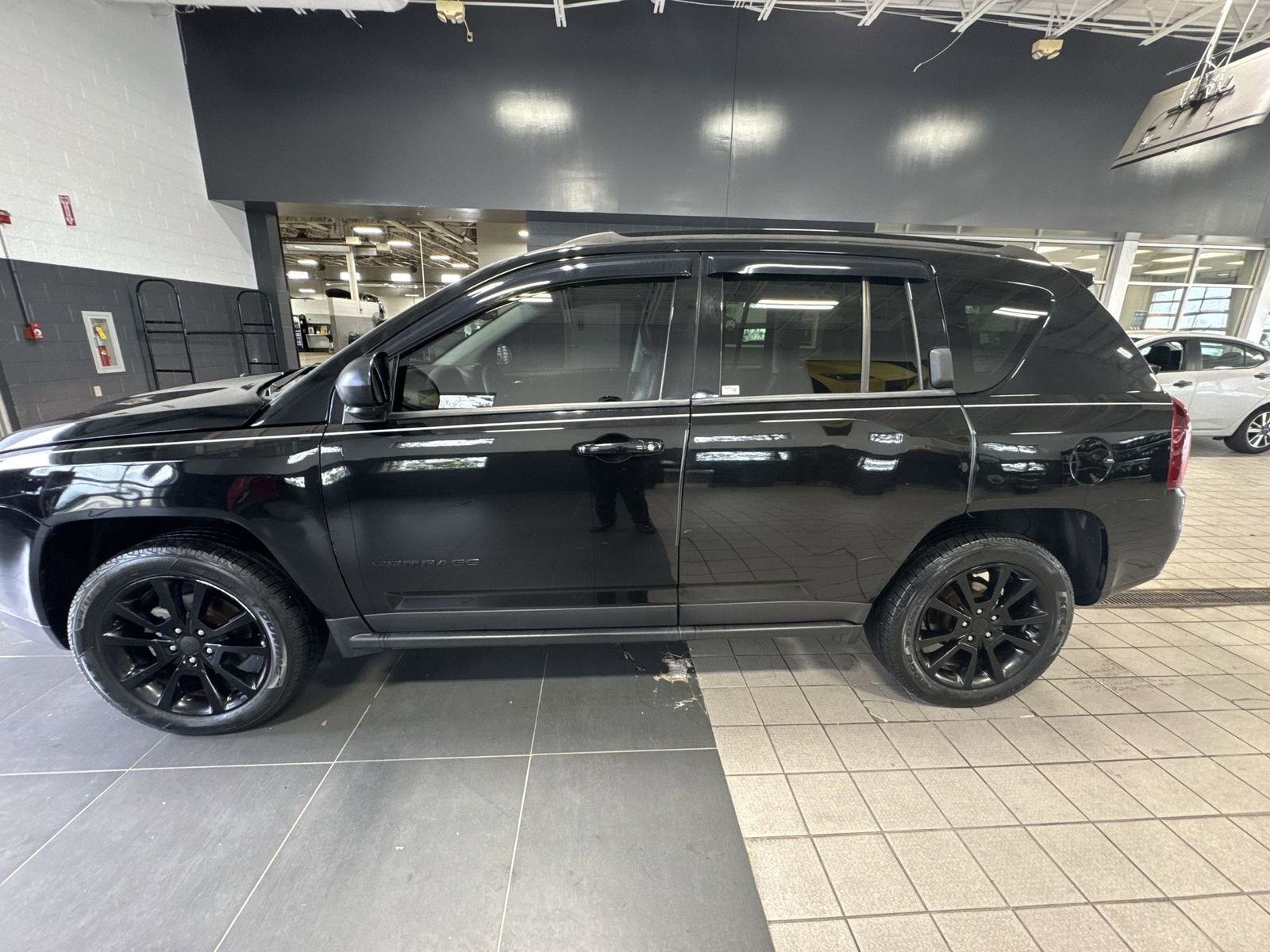 Used 2015 Jeep Compass Sport w/ Power Value Group image 33