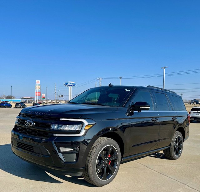 Used 2024 Ford Expedition Limited image 2