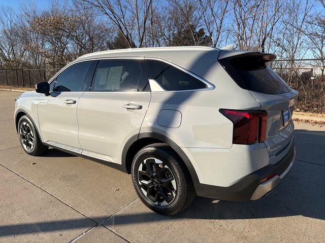 Used 2025 Kia Sorento S w/ Panoramic Sunroof Package image 3