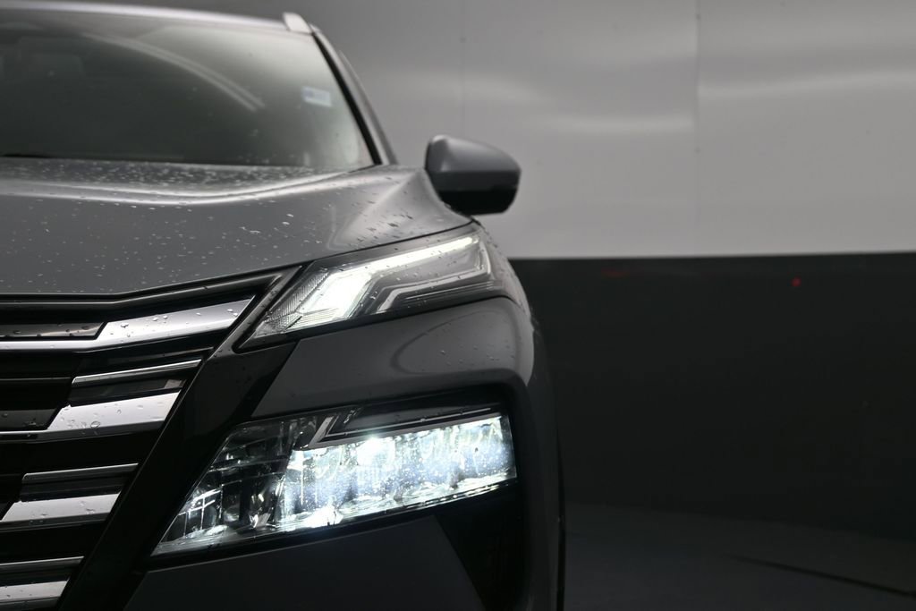 Used 2024 Nissan Rogue Platinum w/ Platinum Premium Package FWD image 10
