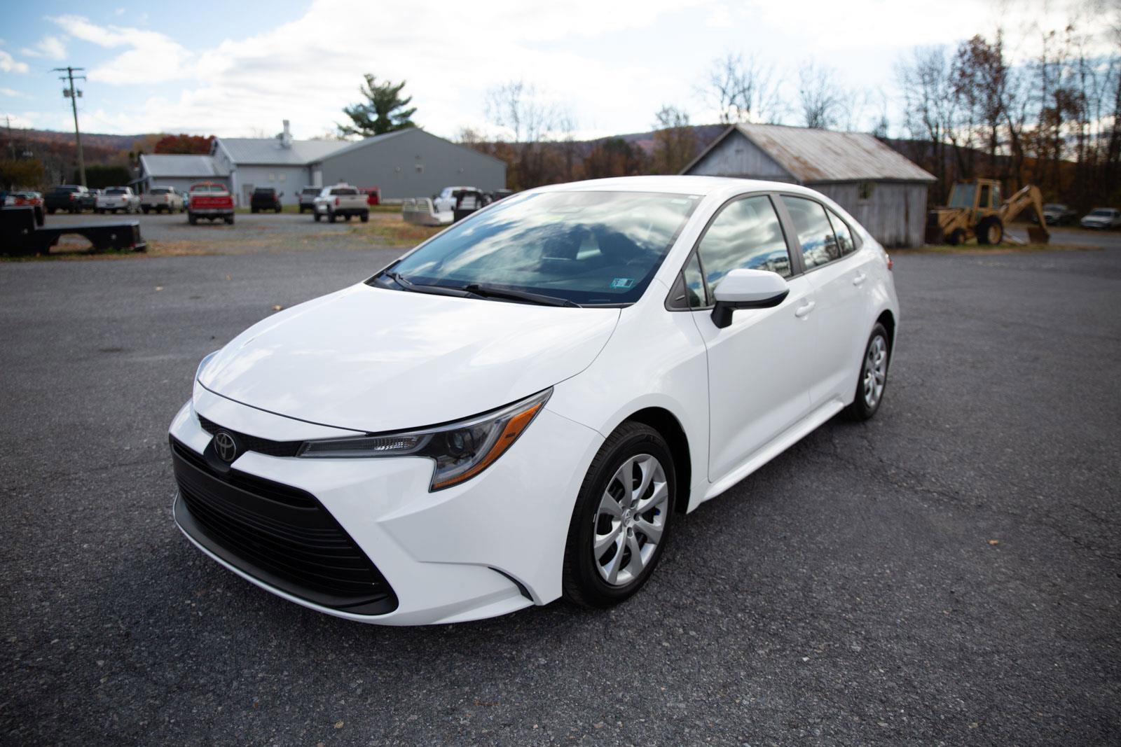 Used 2024 Toyota Corolla LE image 7
