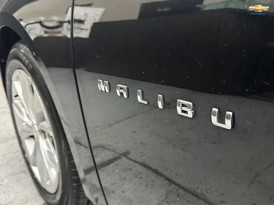 Used 2021 Chevrolet Malibu LT FWD image 9