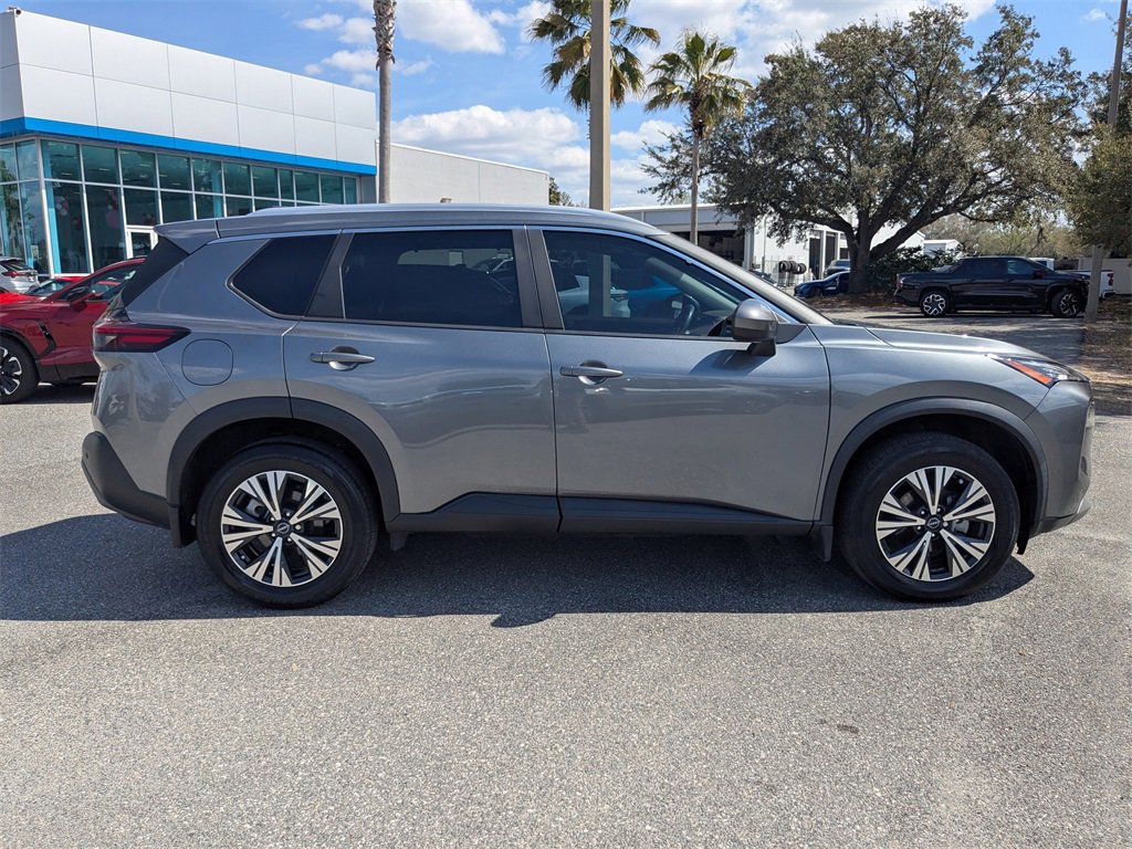 Used 2023 Nissan Rogue SV w/ SV Premium B Package image 2