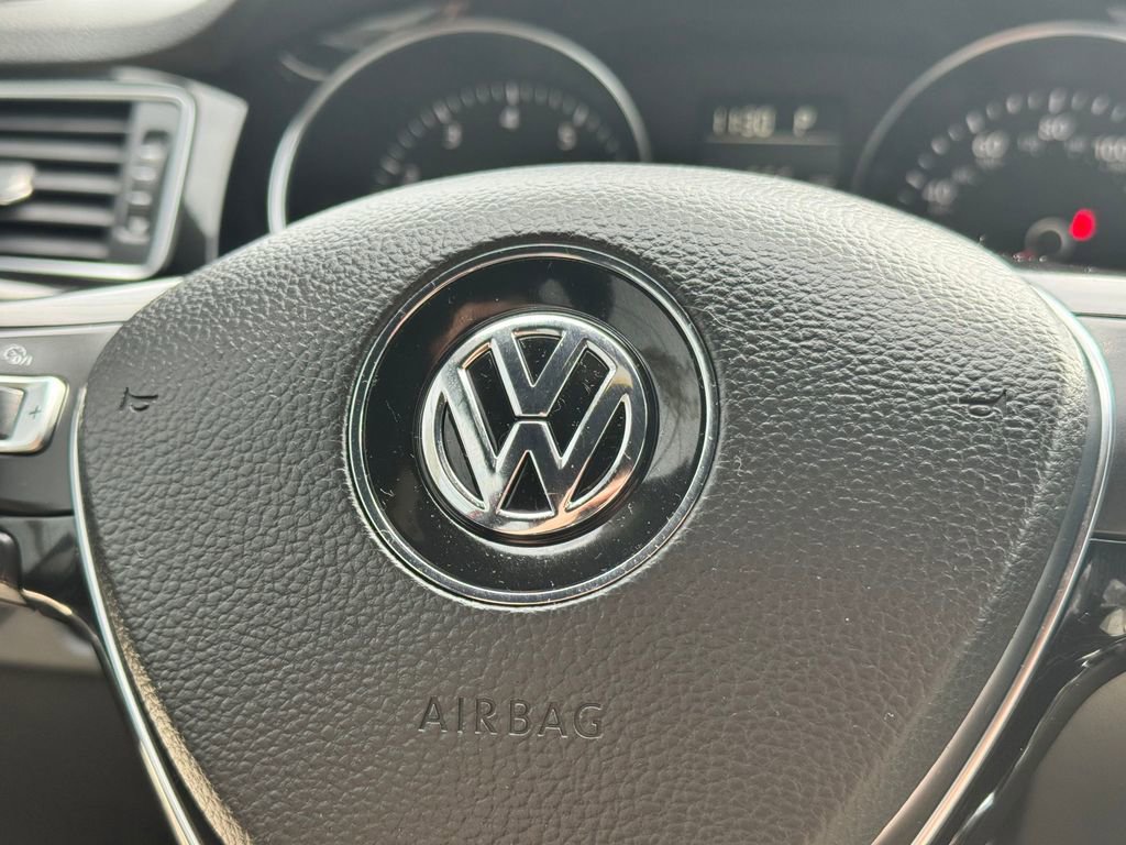 Used 2016 Volkswagen Jetta Sport FWD image 29