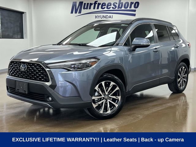 Used 2024 Toyota Corolla Cross XLE image 1