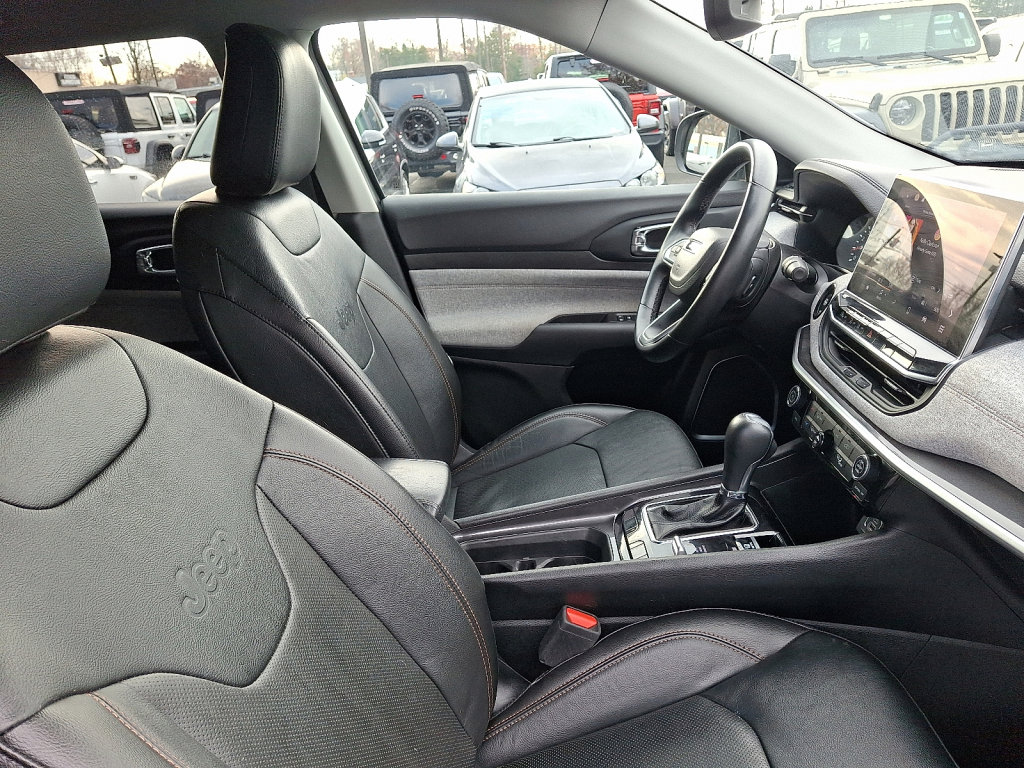 Certified 2022 Jeep Compass Latitude image 10