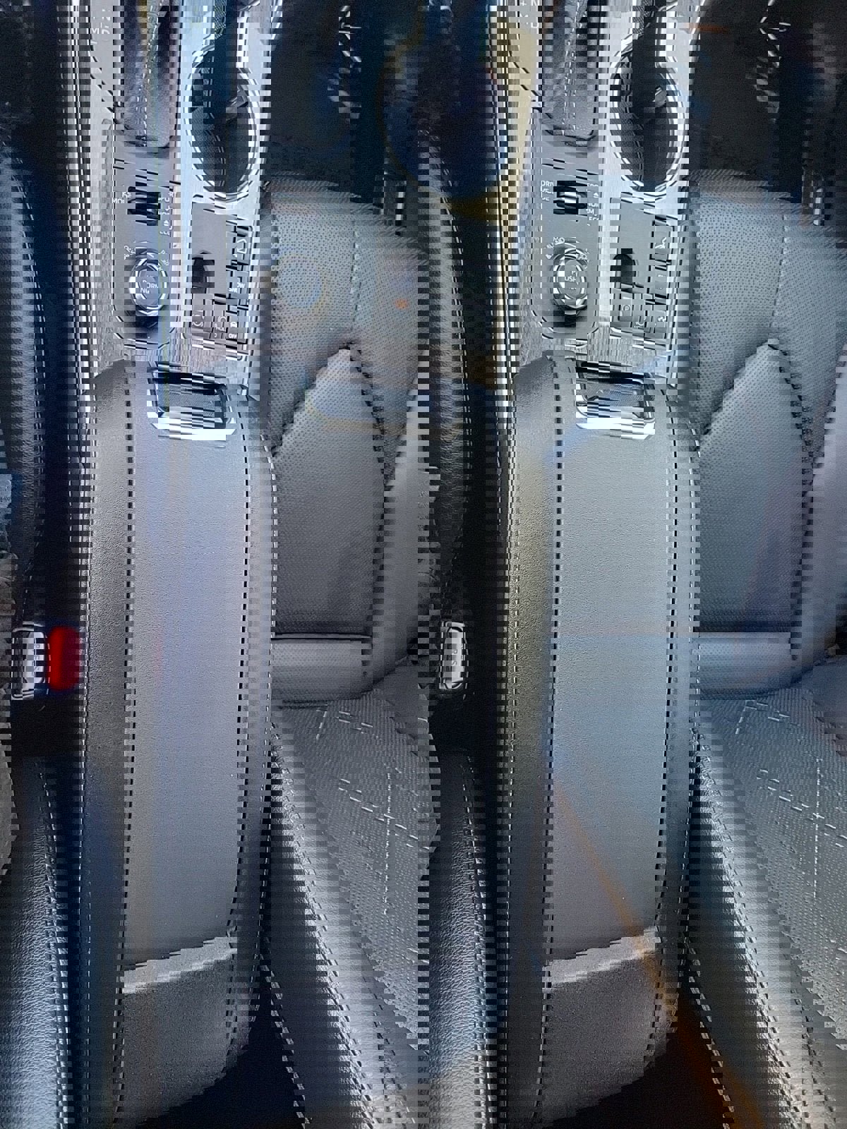 Used 2023 Toyota Highlander Platinum image 23