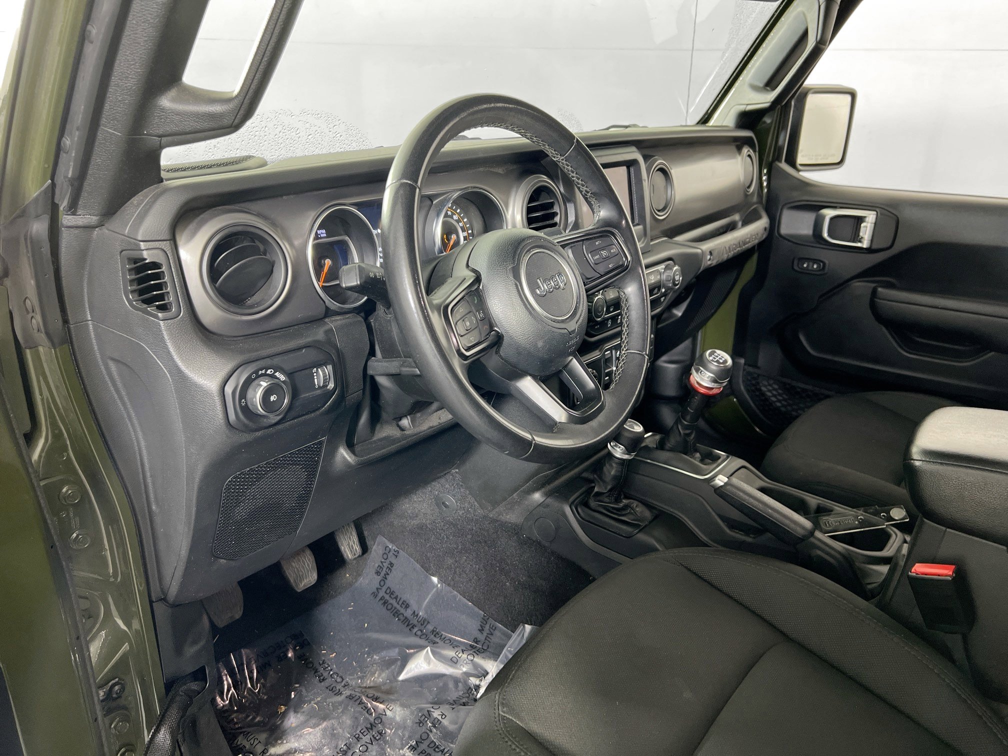 Used 2023 Jeep Wrangler Willys image 9