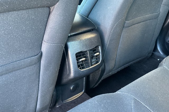 Used 2017 Ford Fusion SE w/ Fusion SE Technology Package FWD image 14