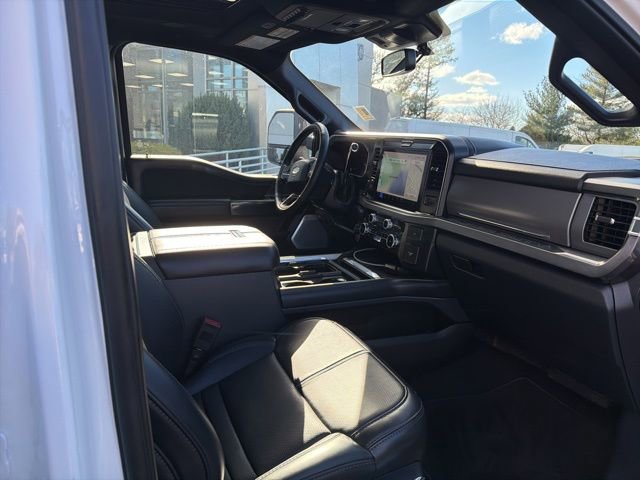 Used 2025 Ford F350 Platinum w/ FX4 Off-Road Package image 10