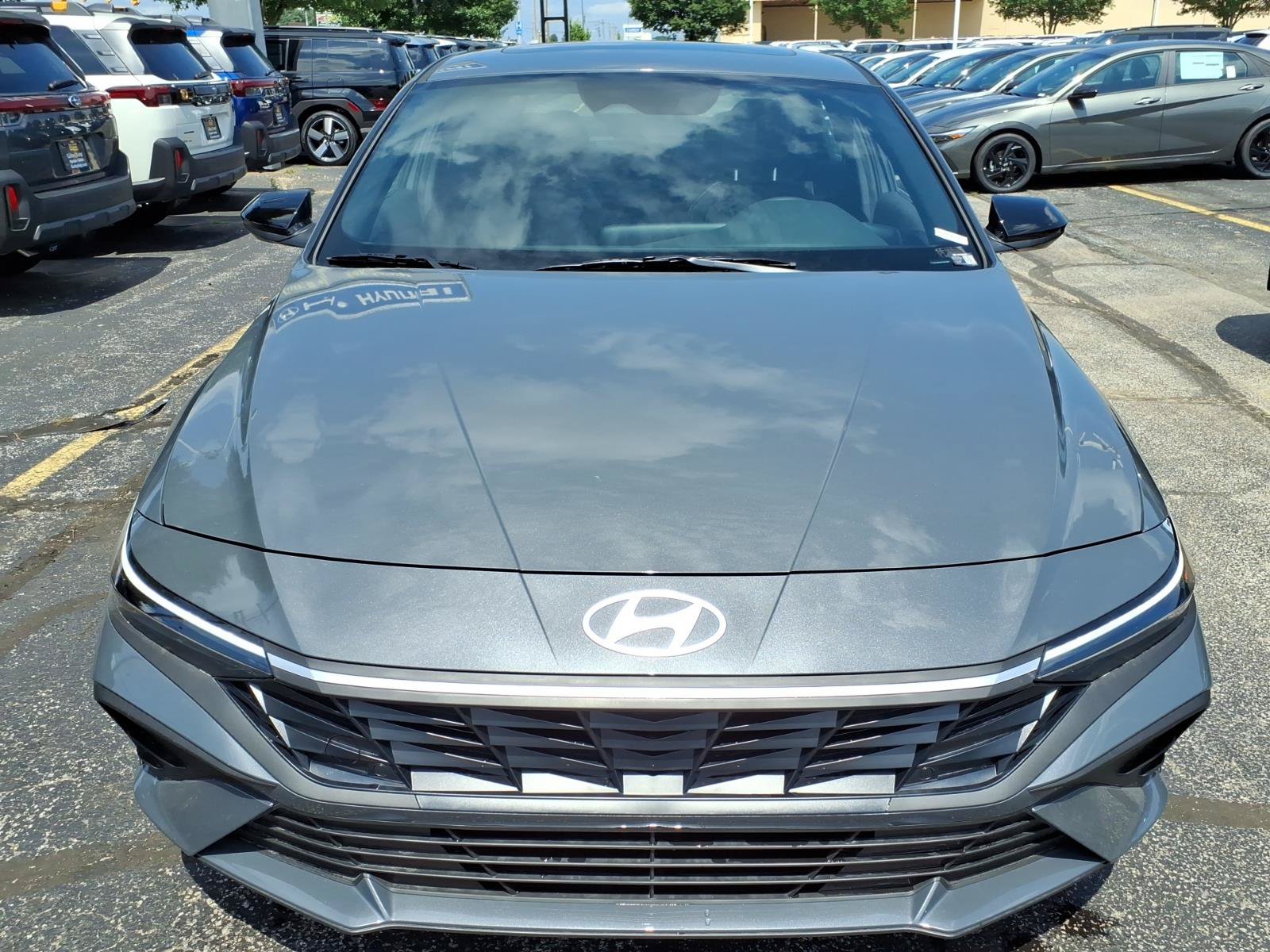 New 2026 Hyundai Elantra SEL Sport FWD image 2