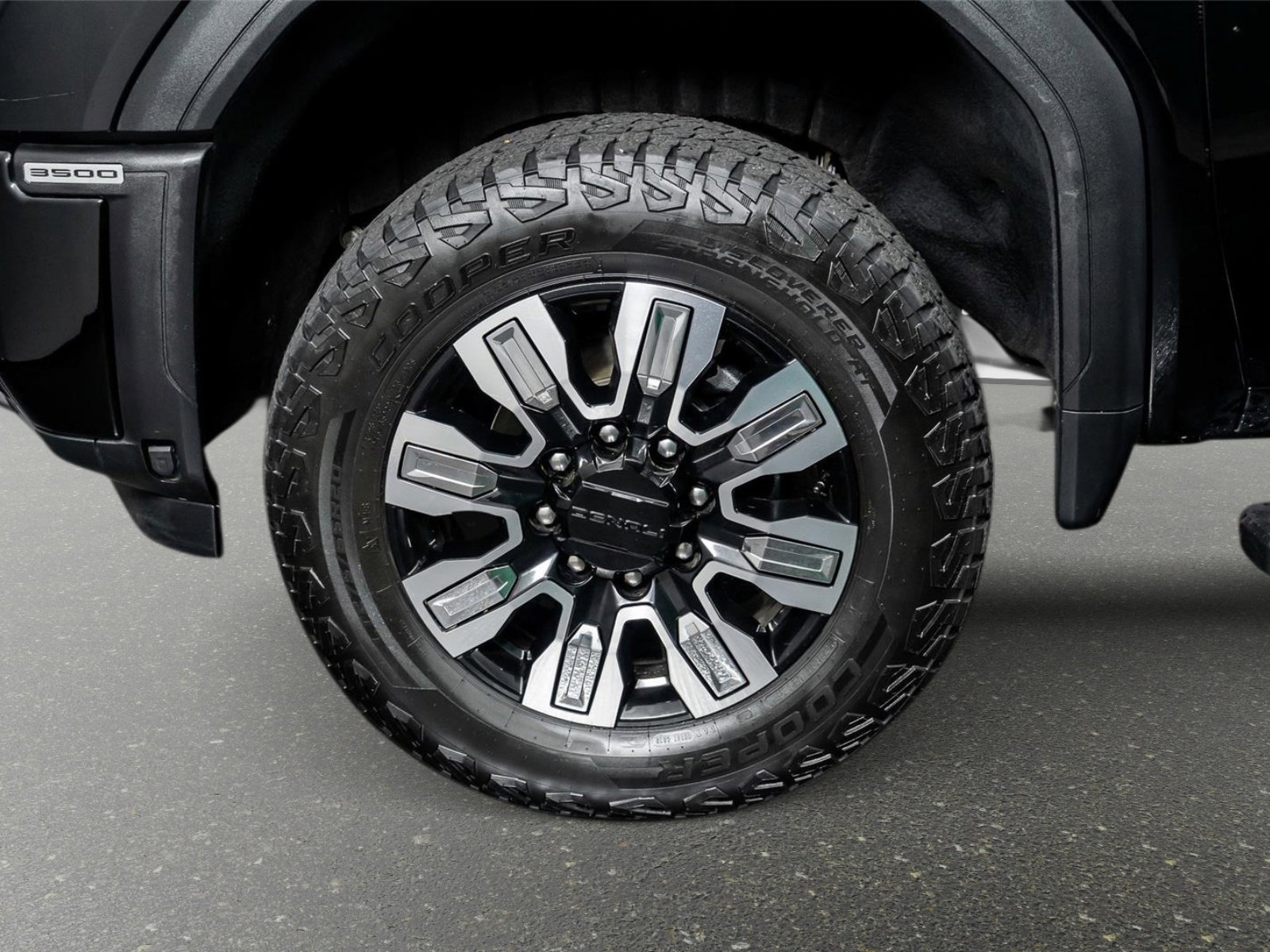 Used 2025 GMC Sierra 3500 Denali w/ Denali Reserve Package AWD/4WD image 19