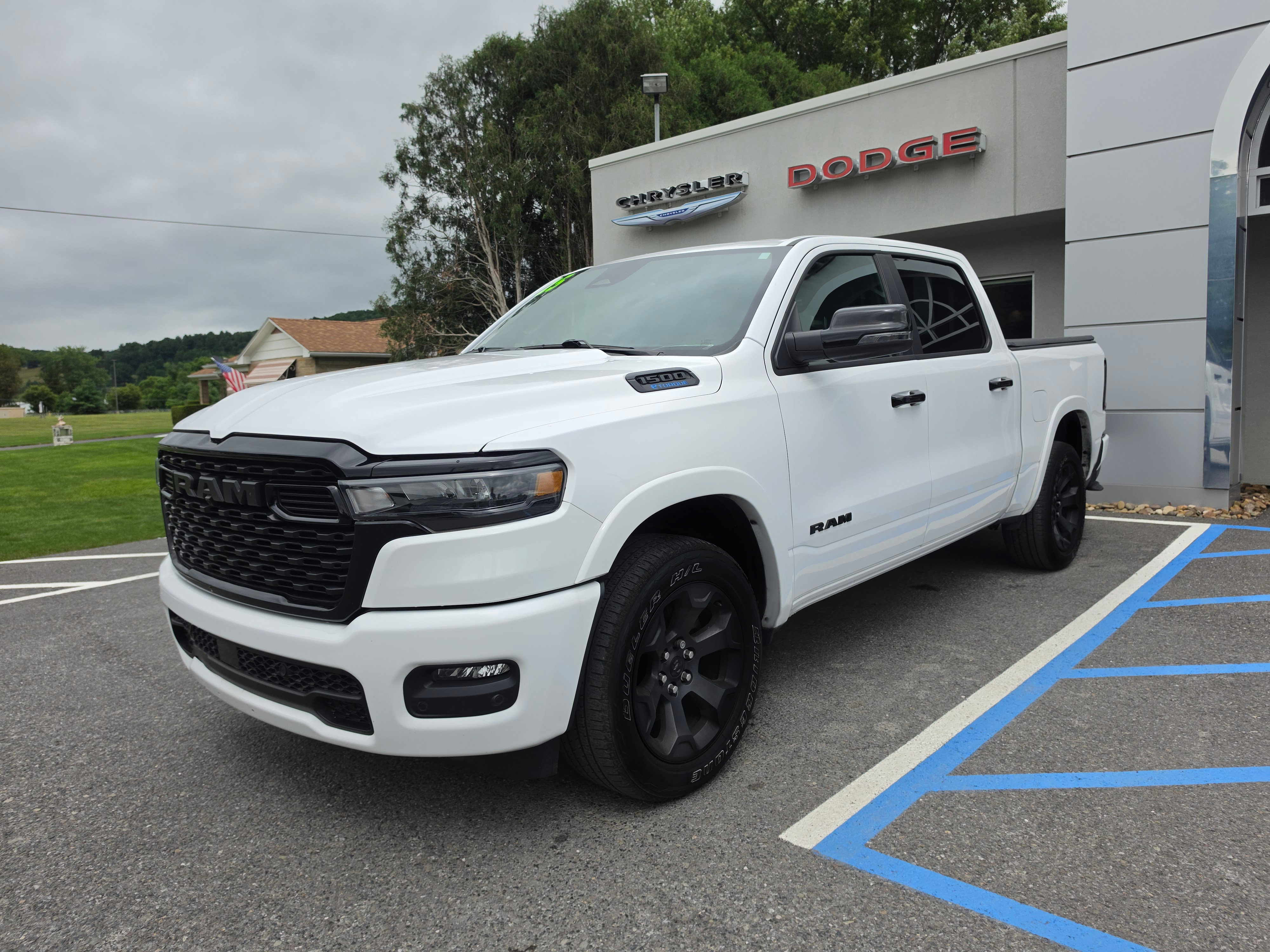 Used 2025 RAM 1500 Big Horn AWD/4WD image 8
