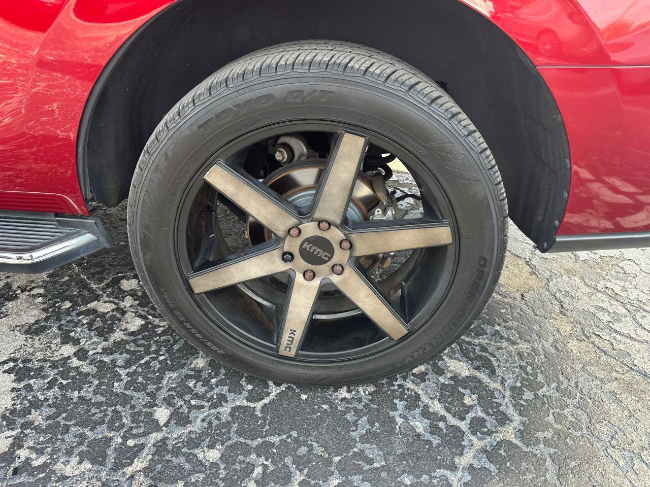 Used 2018 Ford Expedition XLT w/ Equipment Group 202A RWD image 9