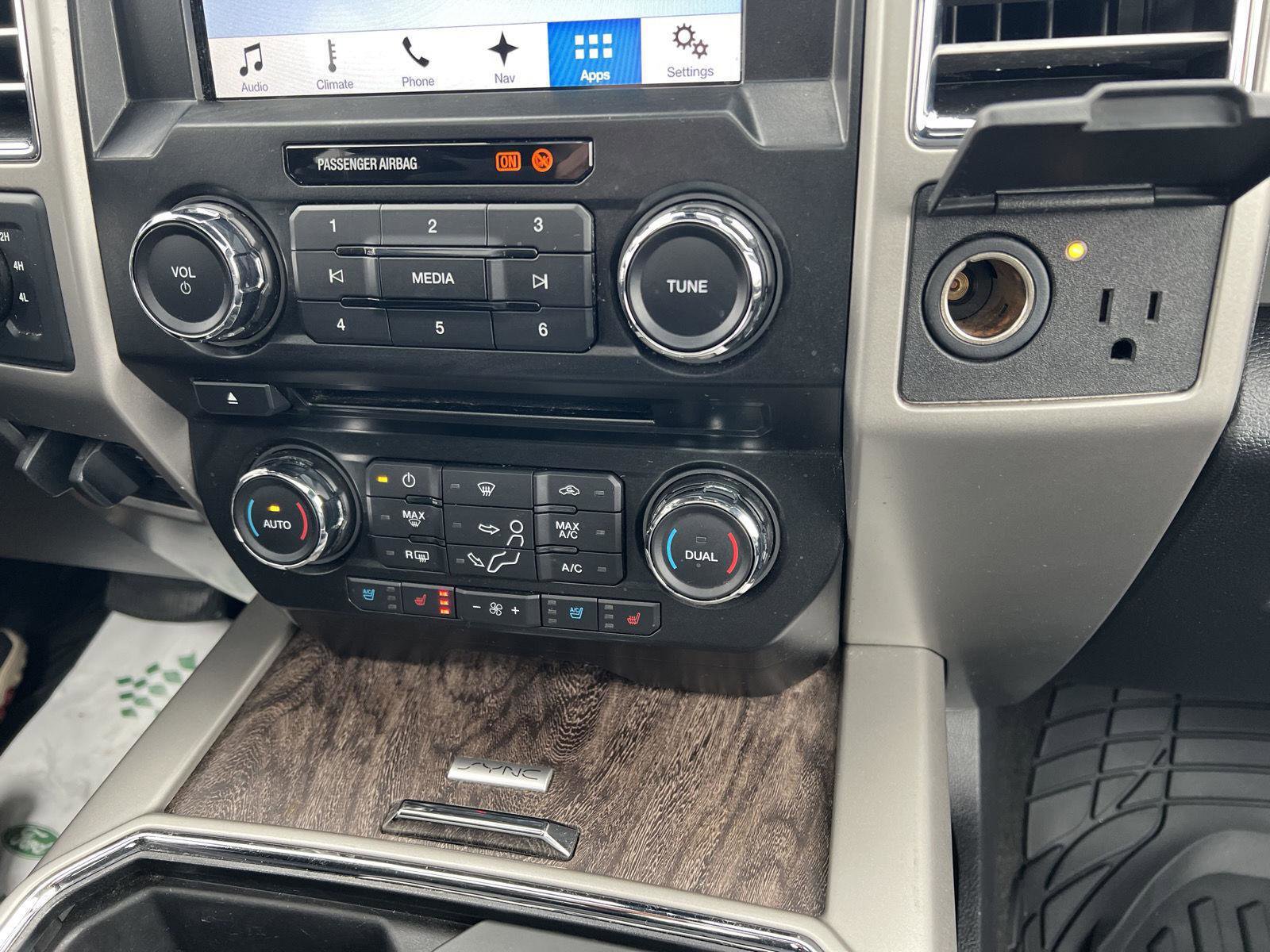 Used 2017 Ford F250 Lariat w/ Lariat Ultimate Package image 32